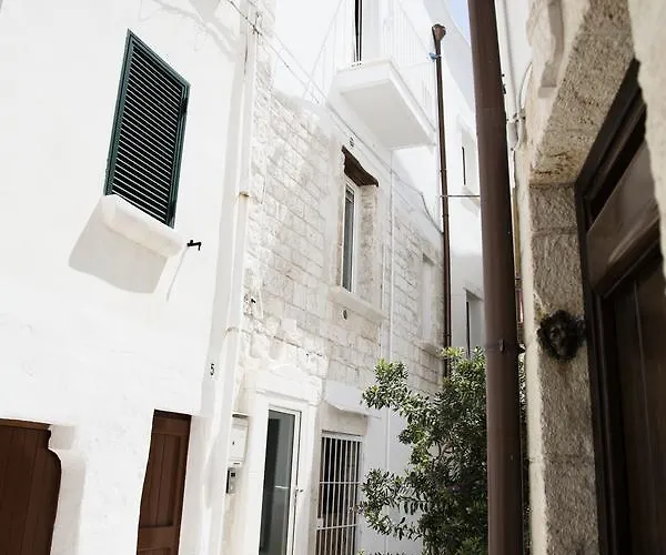 בית הארחה Tre Archi & Relais פולינאנו א מארה
